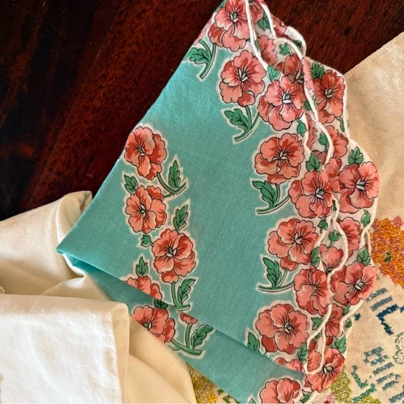 Set of Vintage Embroidery Pieces - Picture 5 of 5